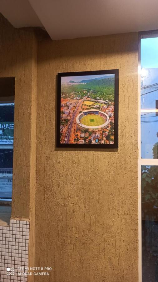 Hotel E Lodge Visakhapatnam Bagian luar foto