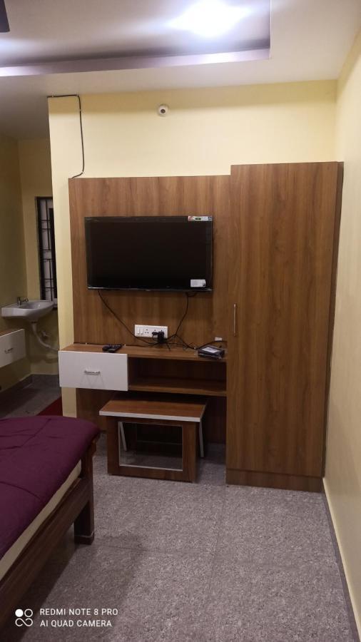 Hotel E Lodge Visakhapatnam Ruang foto